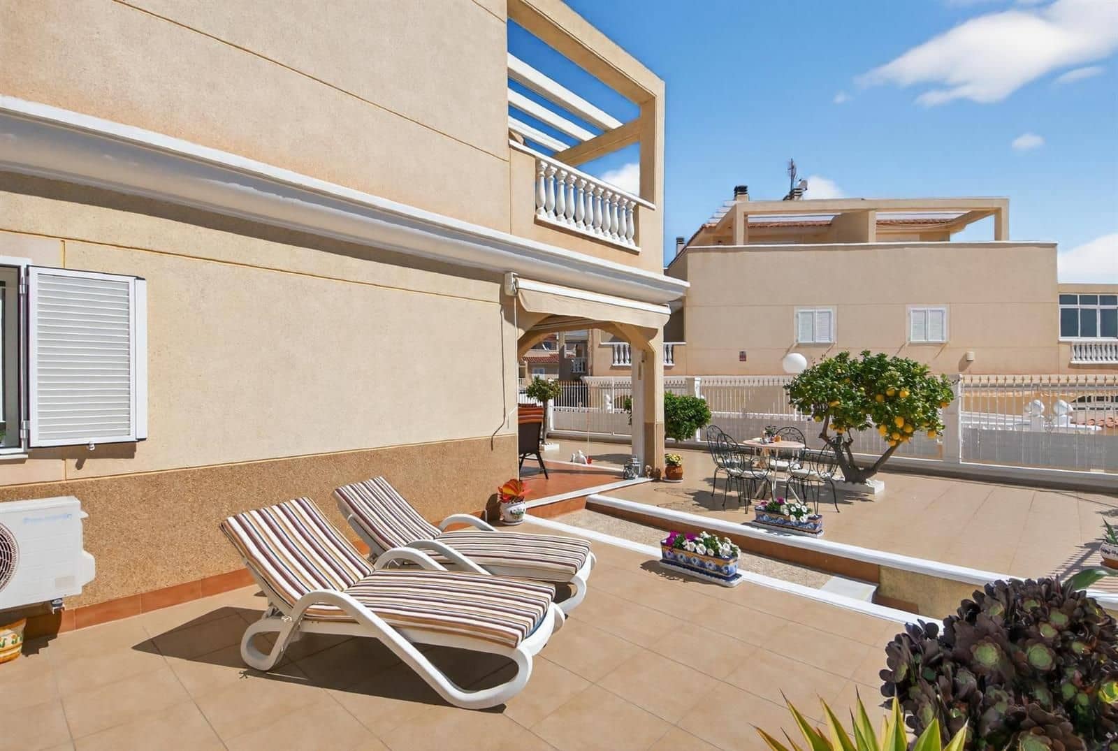 3 bedroom Townhouse for sale in Orihuela Costa with pool garage - € 309,000 (Ref: 9776835)