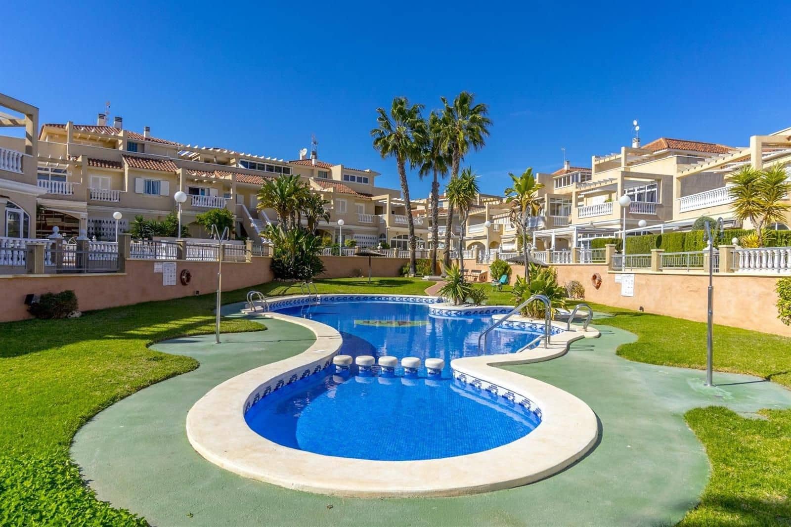 3 bedroom Townhouse for sale in Orihuela Costa with pool garage - € 309,000 (Ref: 9776835)