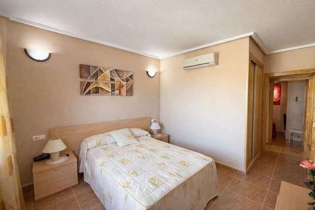 2 chambre Penthouse à vendre à Centro, Torrevieja avec piscine garage - 155 000 € (Ref: 9781276)