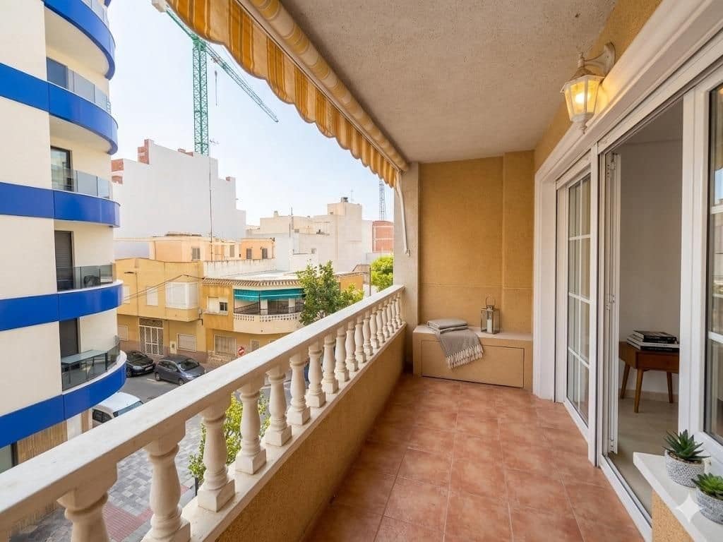 3 slaapkamer Flat te koop in Torrevieja - € 169.900 (Ref: 9781278)