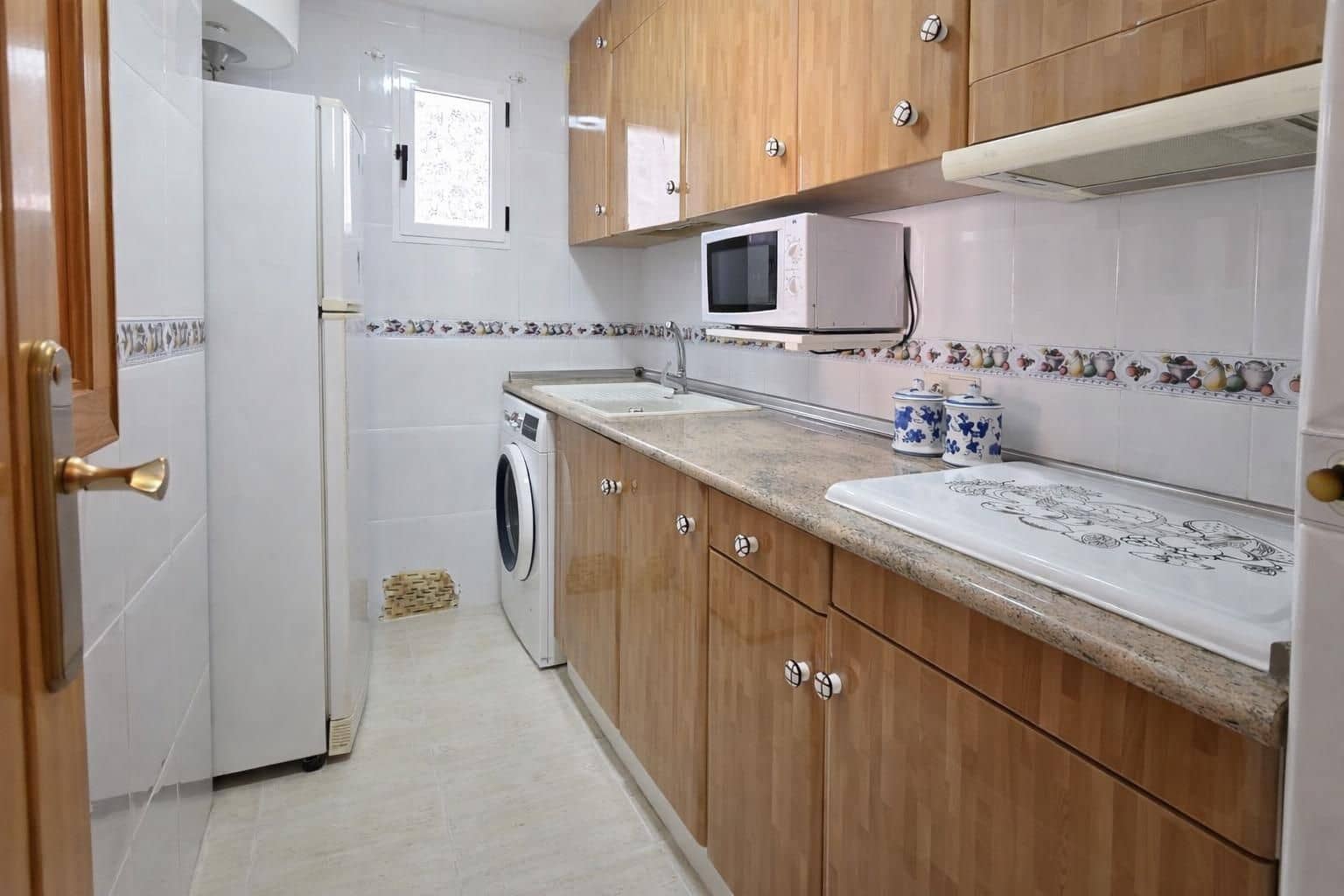 Piso de 2 habitaciones en Torrevieja en venta con piscina - 136.900 € (Ref: 9782001)