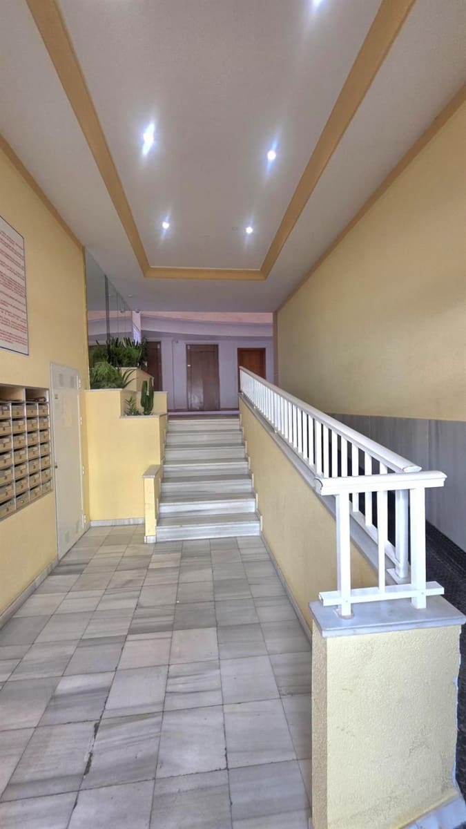 2 slaapkamer Flat te koop in Torrevieja - € 139.990 (Ref: 9786945)