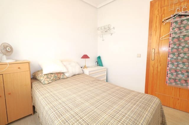 2 slaapkamer Flat te koop in Centro, Torrevieja met zwembad - € 136.300 (Ref: 9789485)