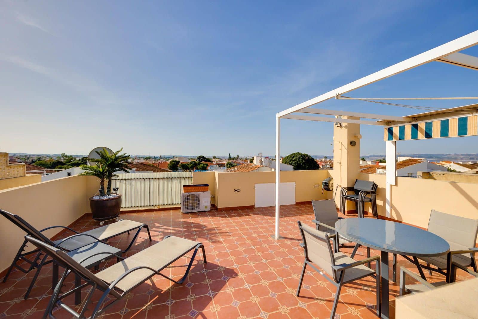 2 Zimmer Villa zu verkaufen in San Luis mit Pool - 149.969 € (Ref: 9795410)