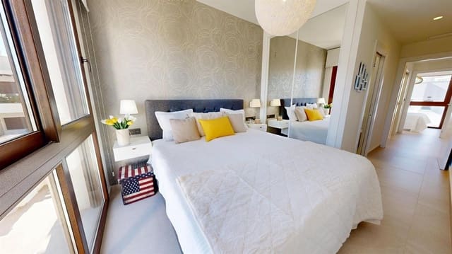 Chalet de 3 habitaciones en Los Balcones en venta con piscina garaje - 329.000 € (Ref: 9798066)