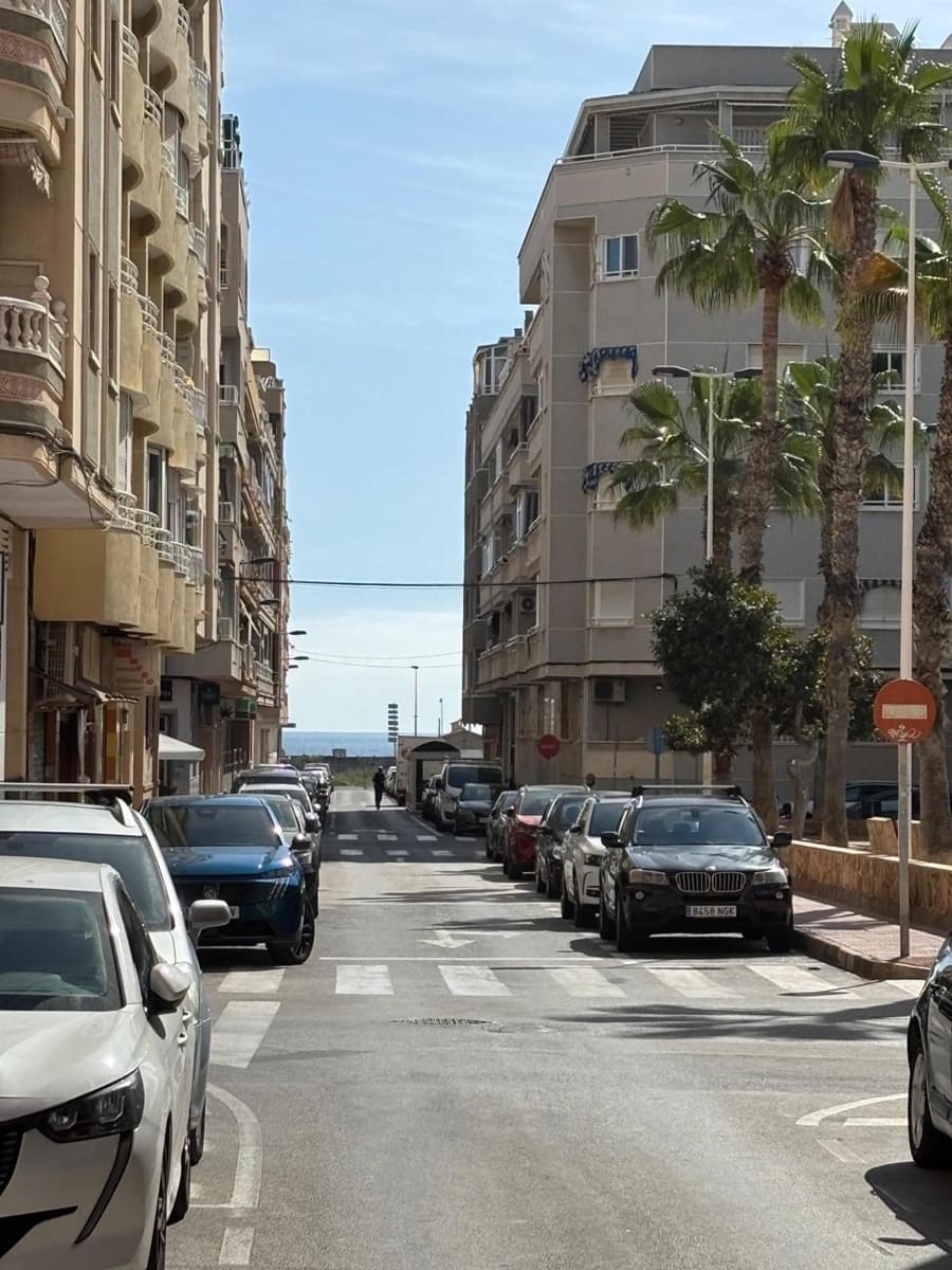 2 quarto Apartamento para venda em Torrevieja com piscina - 159 000 € (Ref: 9798069)