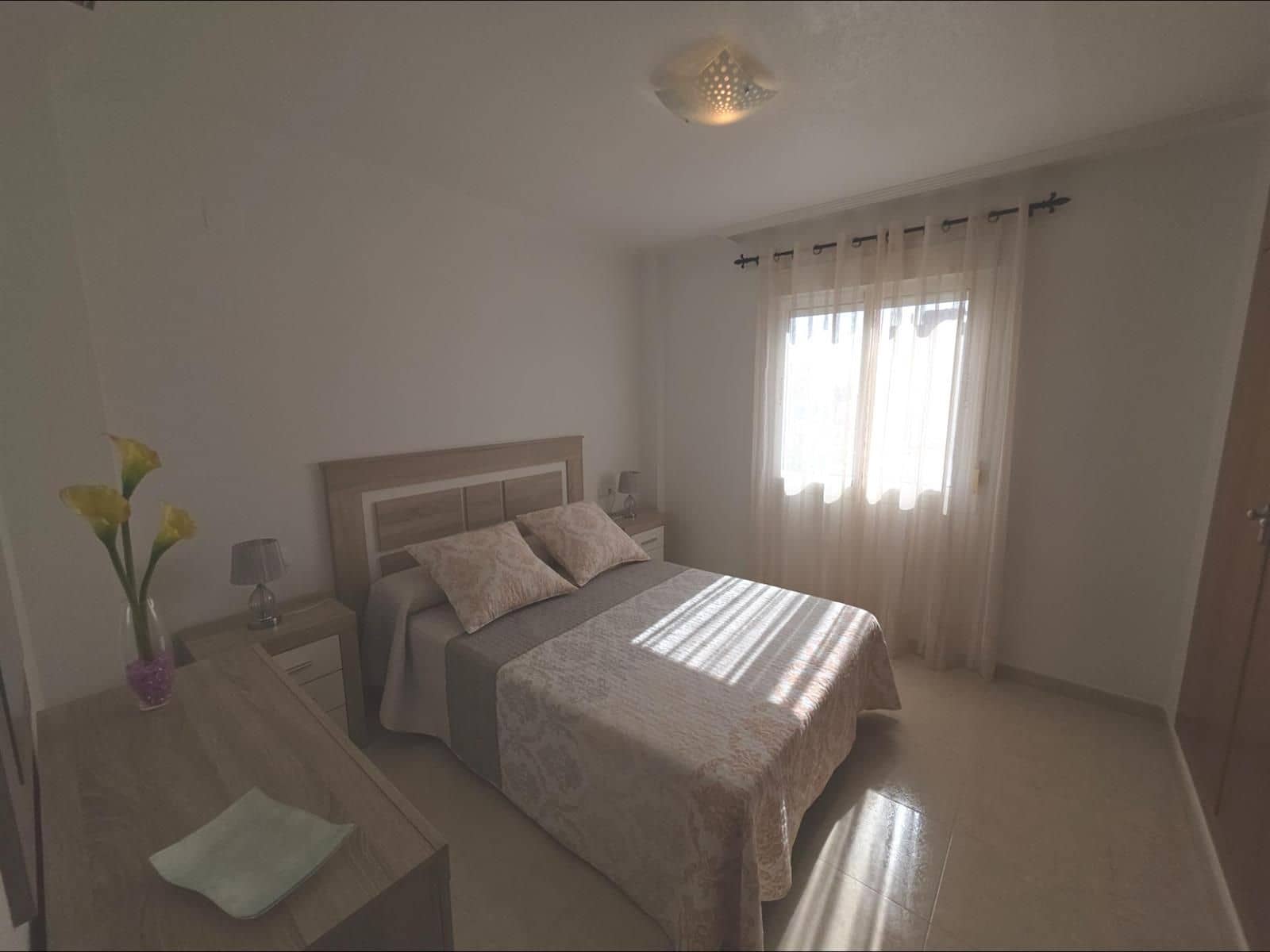 2 makuuhuone Asunto myytävänä paikassa Torrevieja mukana 
autotalli - 150 000 € (Ref: 9798070)