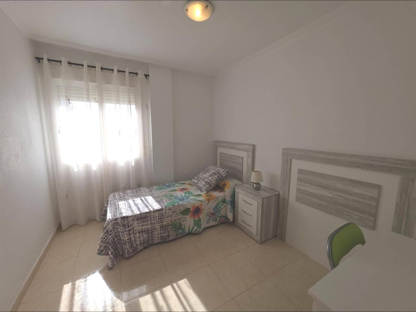 2 makuuhuone Asunto myytävänä paikassa Torrevieja mukana 
autotalli - 150 000 € (Ref: 9798070)