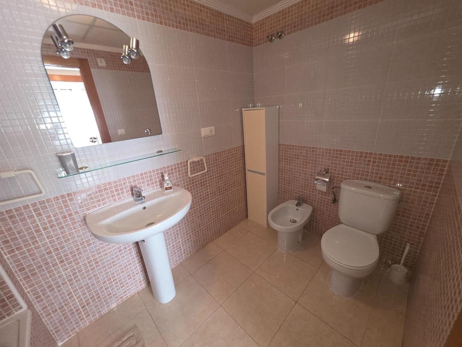 2 makuuhuone Asunto myytävänä paikassa Torrevieja mukana 
autotalli - 150 000 € (Ref: 9798070)