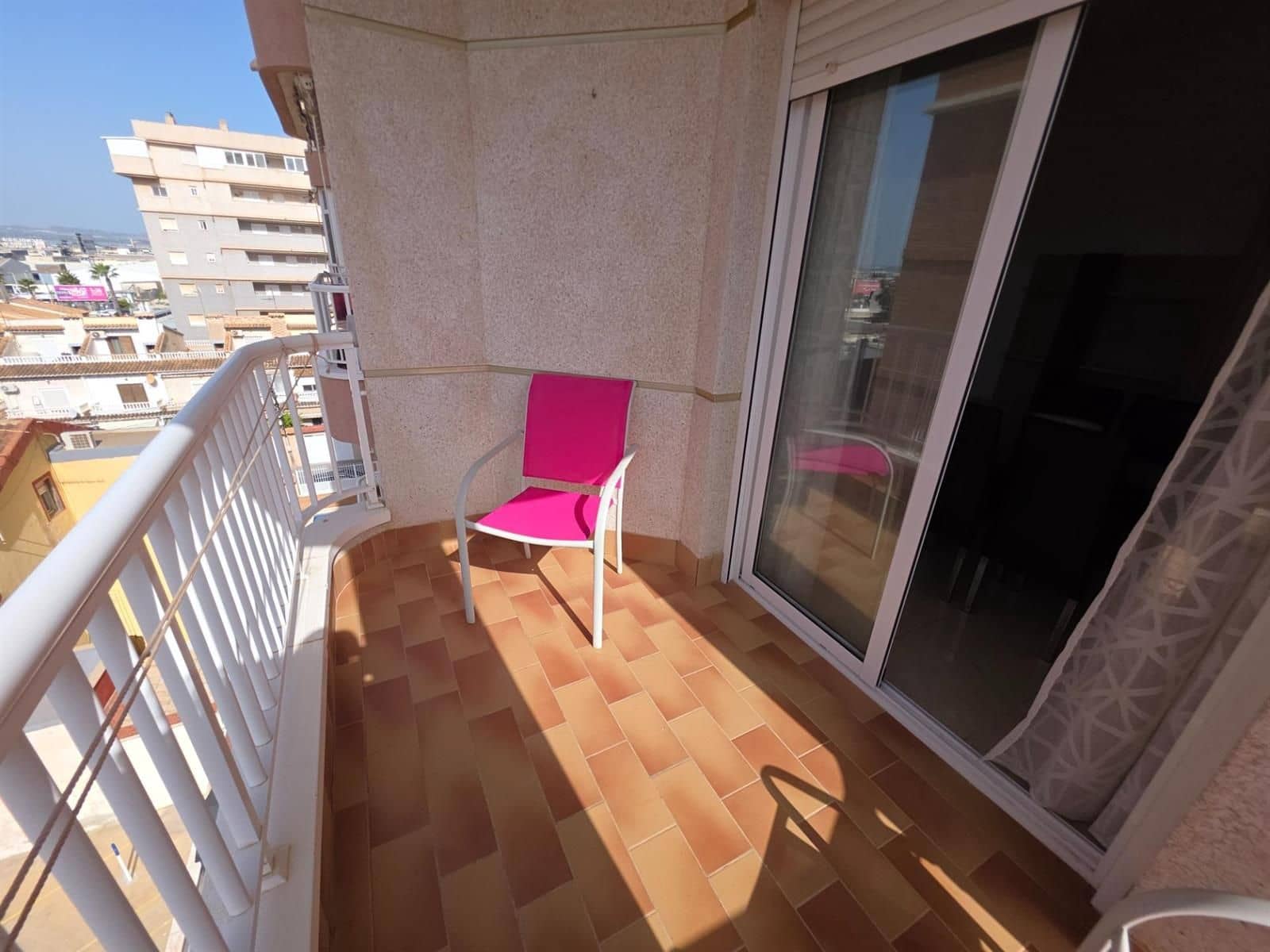 2 makuuhuone Asunto myytävänä paikassa Torrevieja mukana 
autotalli - 150 000 € (Ref: 9798070)