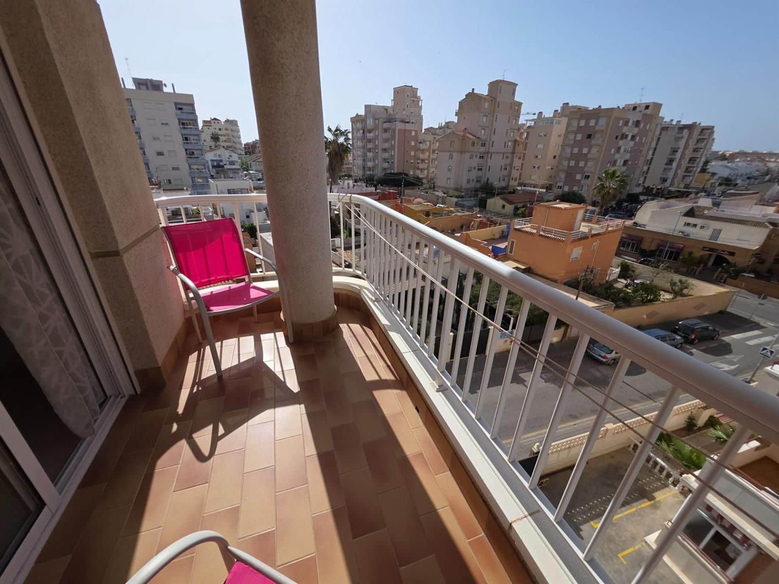 2 makuuhuone Asunto myytävänä paikassa Torrevieja mukana 
autotalli - 150 000 € (Ref: 9798070)