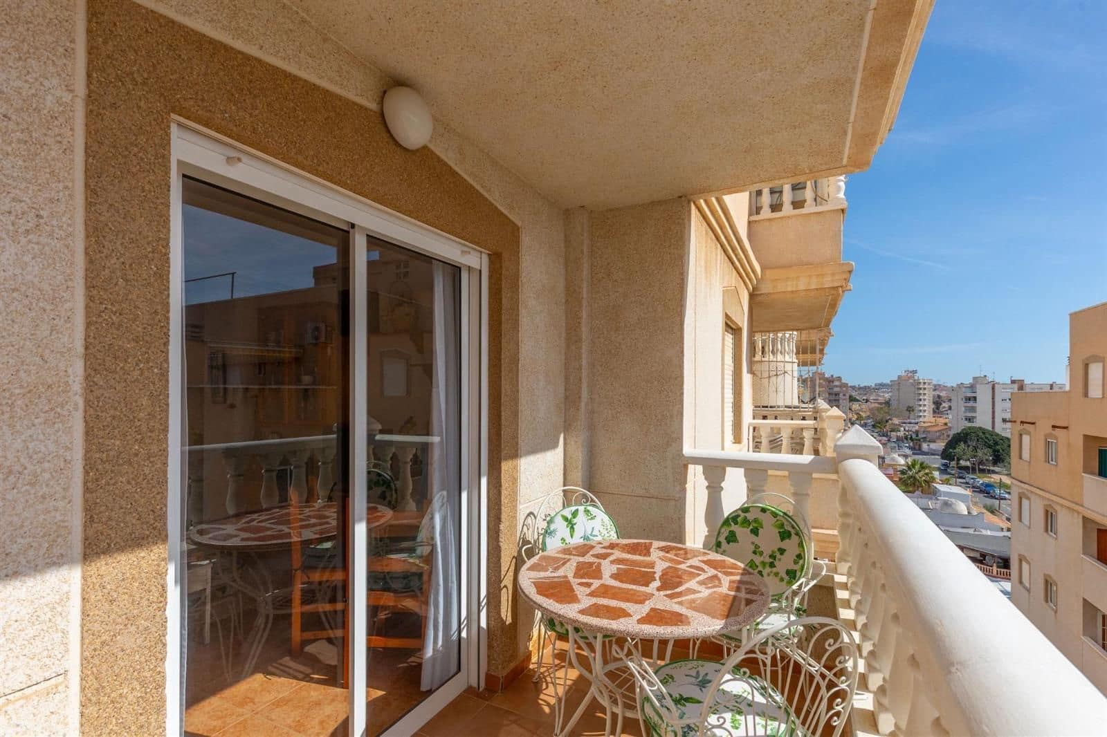 2 bedroom Flat for sale in Torrevieja with pool - € 134,900 (Ref: 9802735)