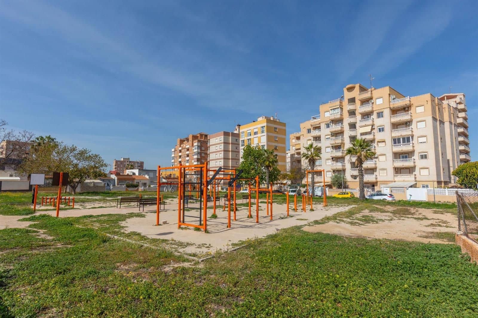 2 bedroom Flat for sale in Torrevieja with pool - € 134,900 (Ref: 9802735)