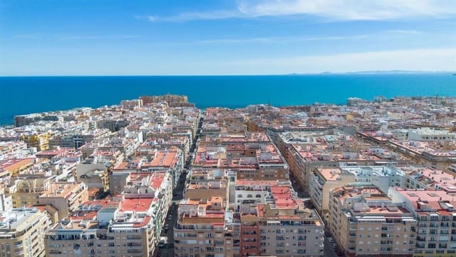 3 soverom Penthouse til salgs i Avenida Habaneras - Curva de Palangre, Torrevieja med garasje - € 181 000 (Ref: 9802736)