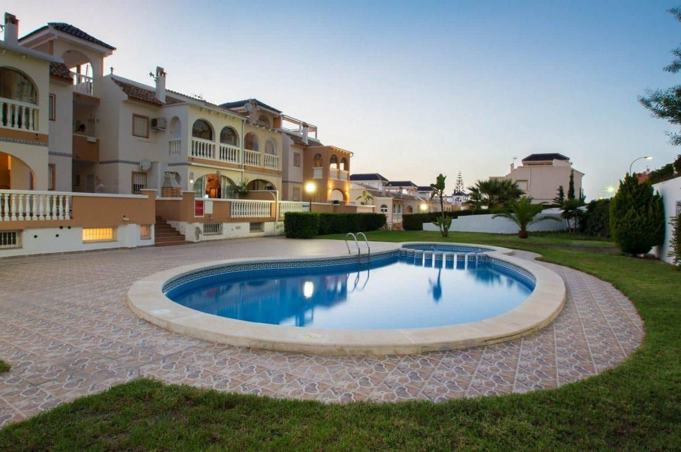 4 sovrum Villa till salu i La Mata med pool garage - 275 000 € (Ref: 9807345)