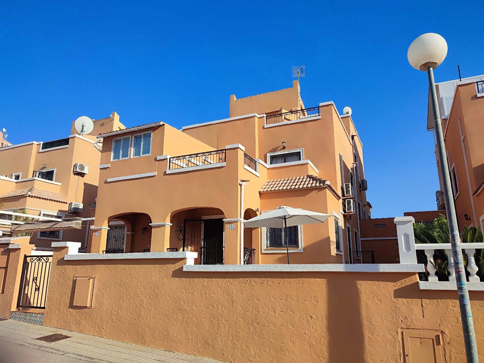 3 soveværelse Villa til salg i Los Altos med swimmingpool - € 215.000 (Ref: 9815166)