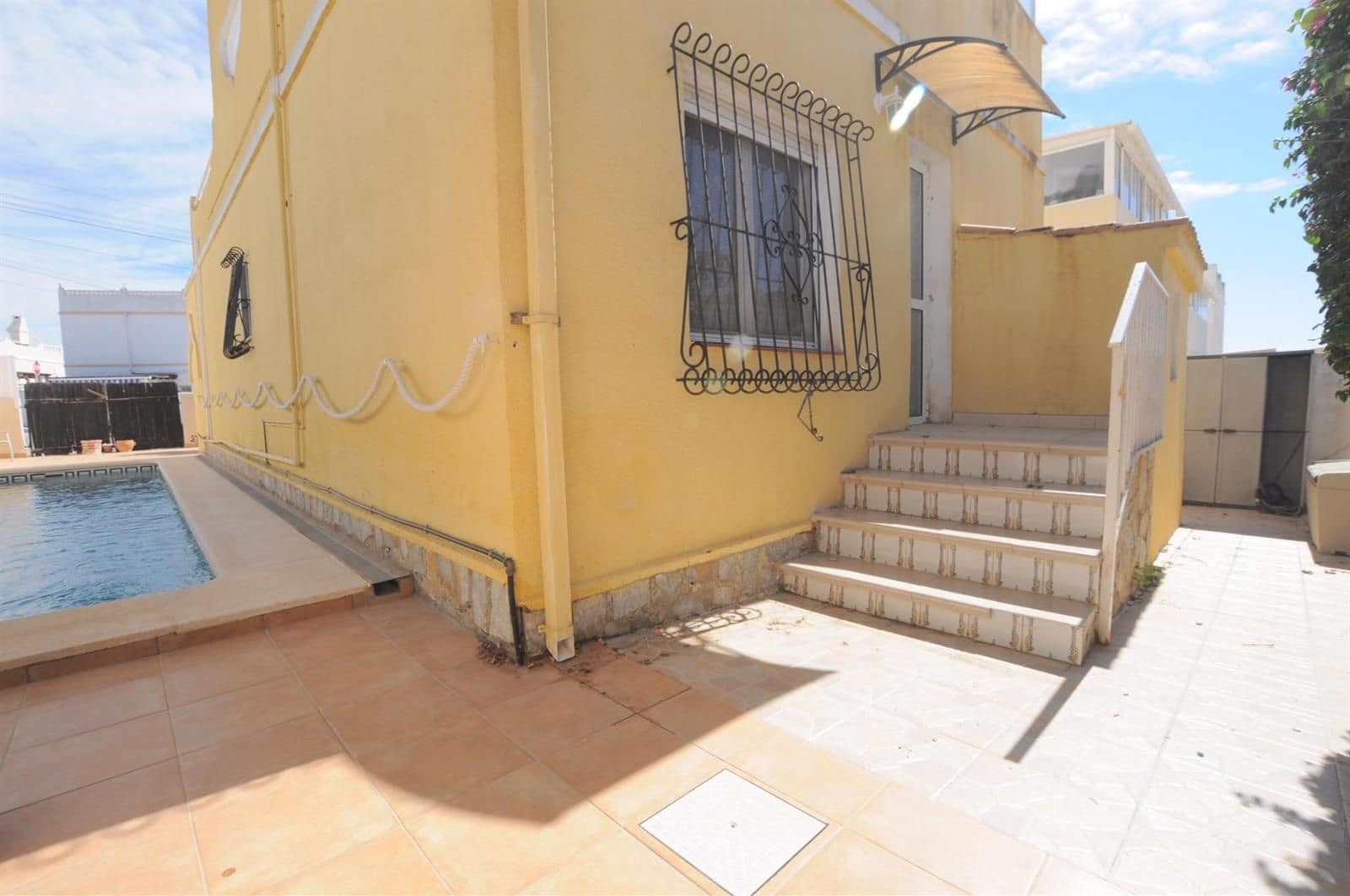 3 soverom Villa til salgs i San Miguel de Salinas med svømmebasseng garasje - € 199 000 (Ref: 9815167)