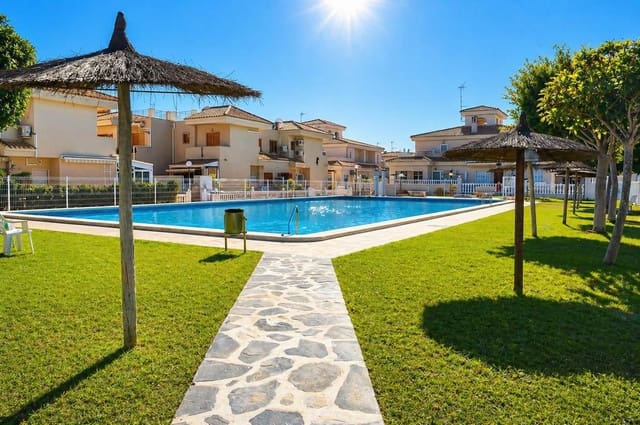 2 soveværelse Lejlighed til salg i Playa Flamenca, Orihuela med swimmingpool - € 185.000 (Ref: 9815171)