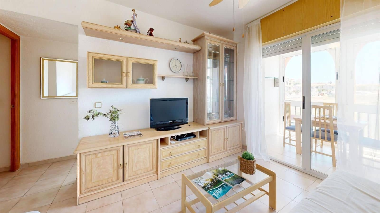 2 slaapkamer Flat te koop in Torrevieja met zwembad - € 149.900 (Ref: 9815175)