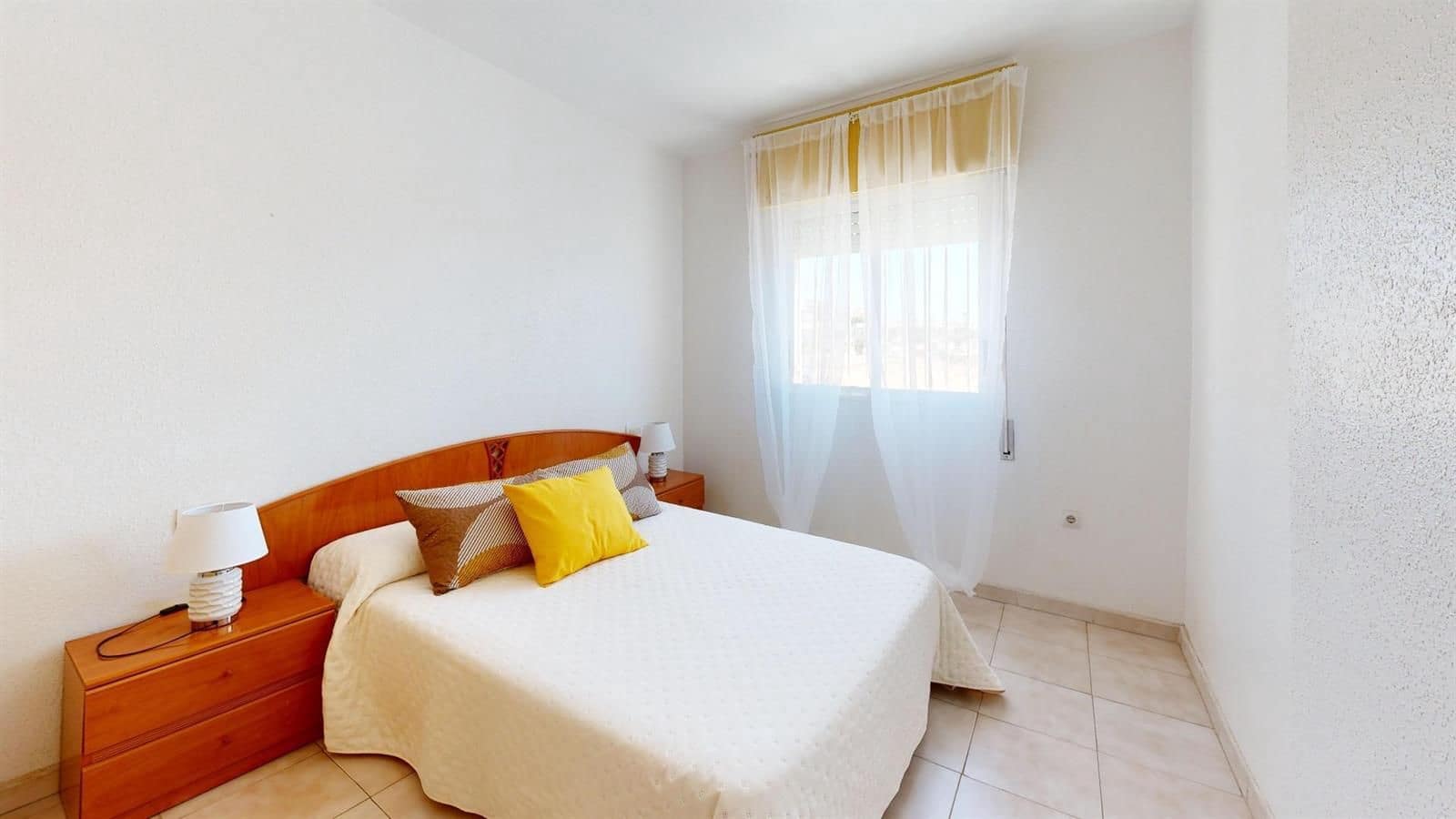 2 slaapkamer Flat te koop in Torrevieja met zwembad - € 149.900 (Ref: 9815175)