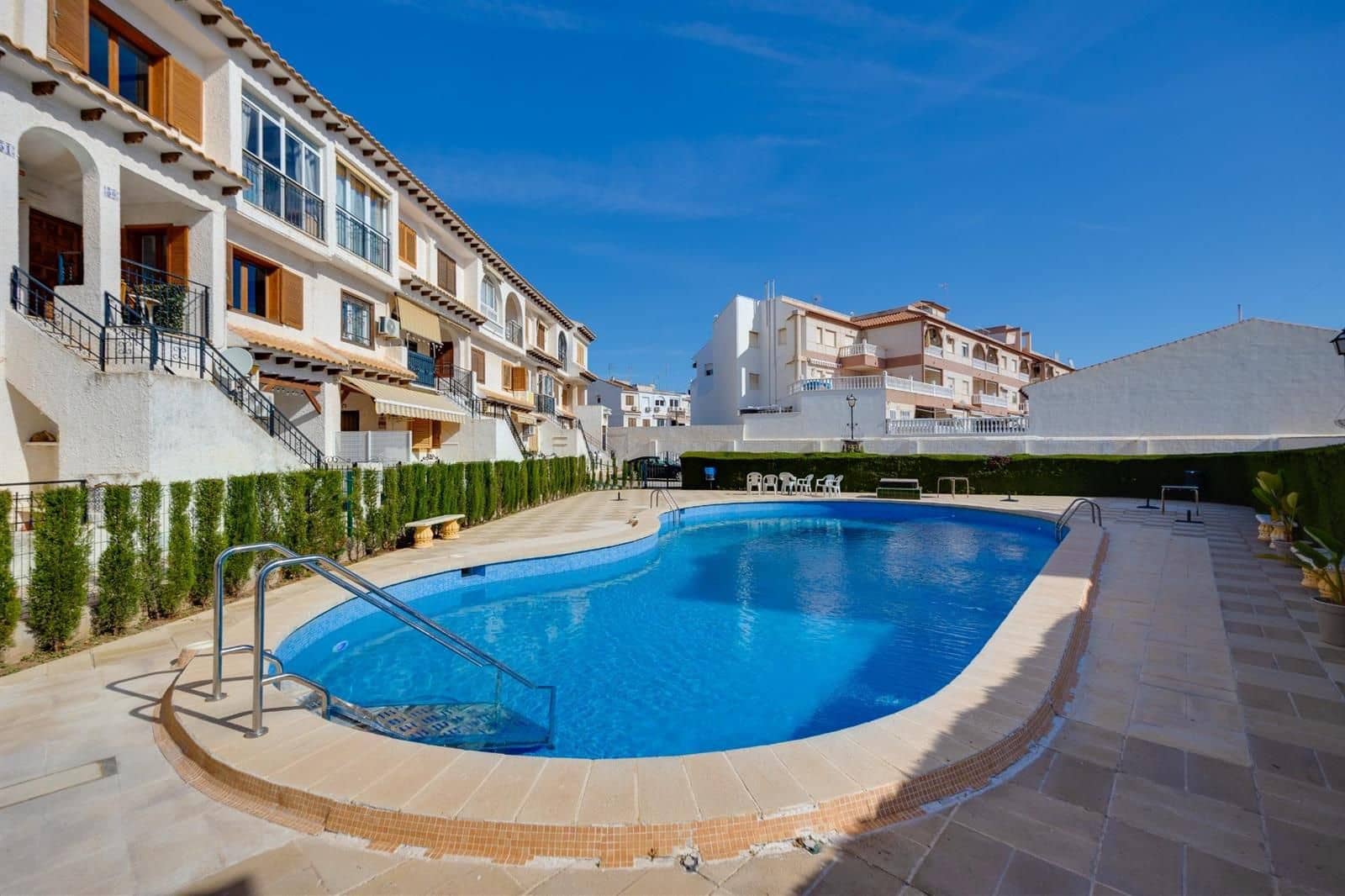3 bedroom Villa for sale in Torrevieja with pool - € 205,000 (Ref: 9815178)