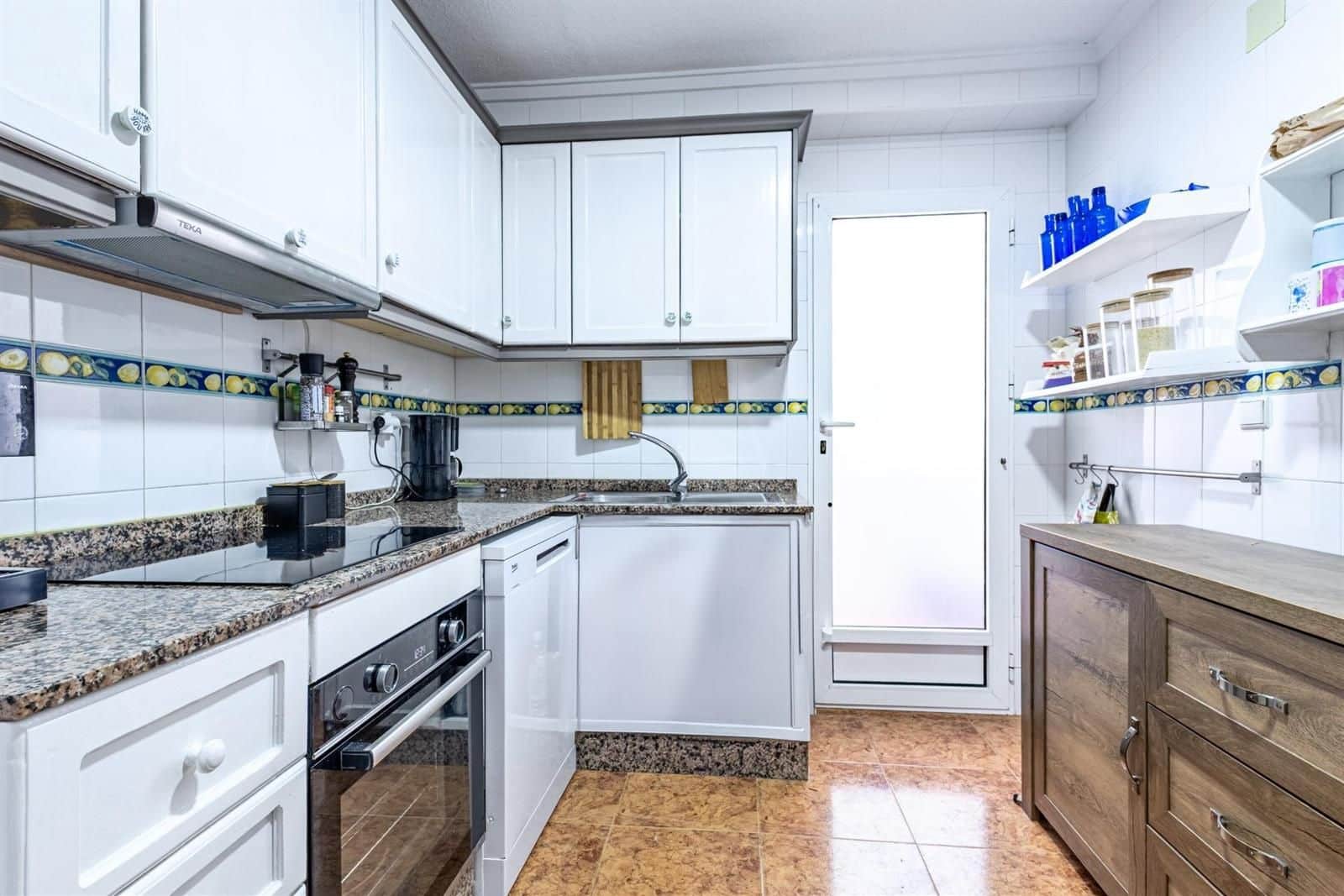3 bedroom Flat for sale in Torrevieja with garage - € 260,000 (Ref: 9821625)