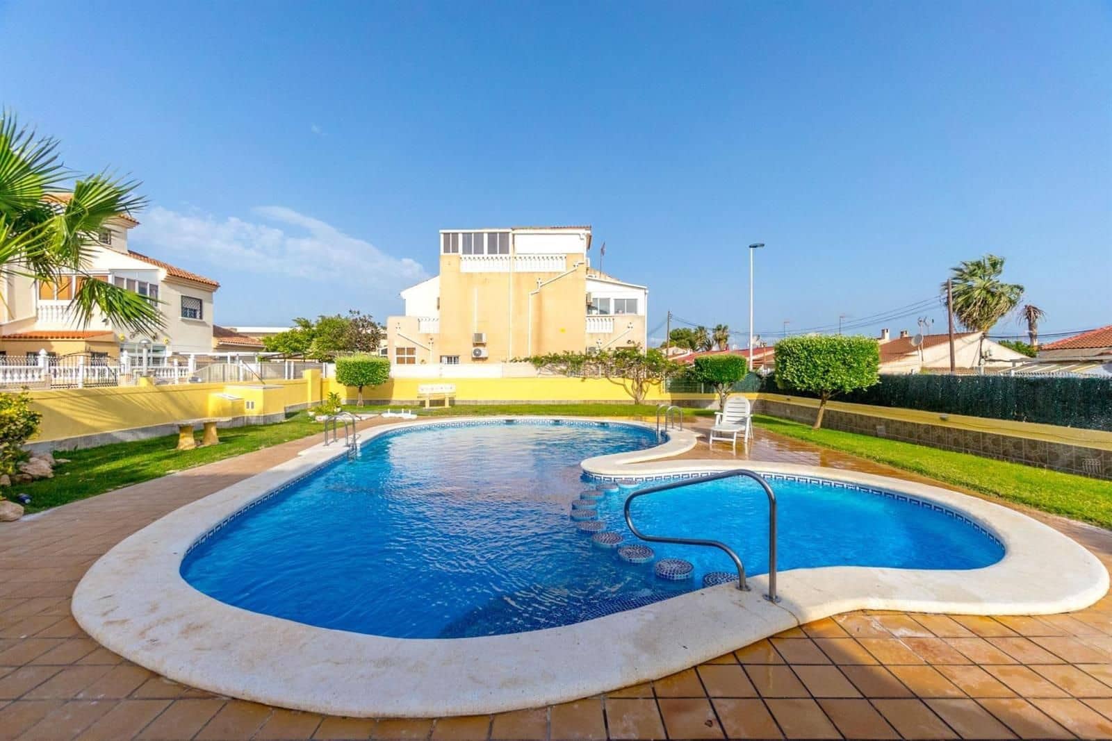 2 quarto Casa em Banda para venda em El Limonar com piscina garagem - 183 000 € (Ref: 9821628)