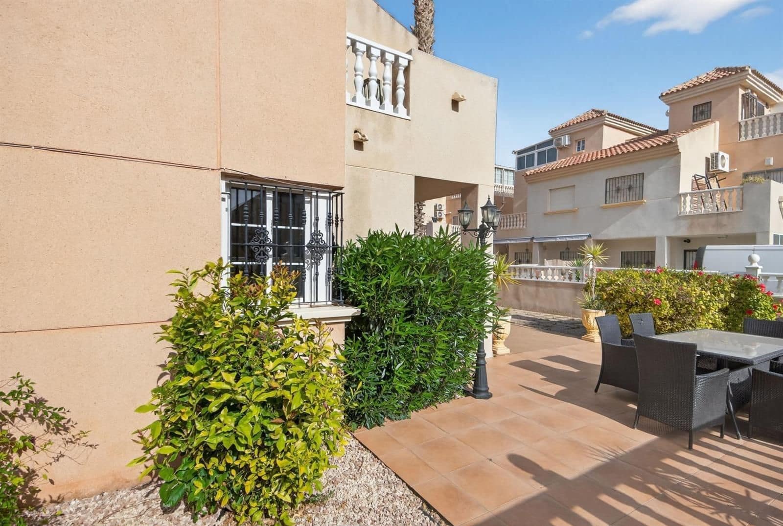 2 quarto Casa em Banda para venda em El Limonar com piscina garagem - 183 000 € (Ref: 9821628)