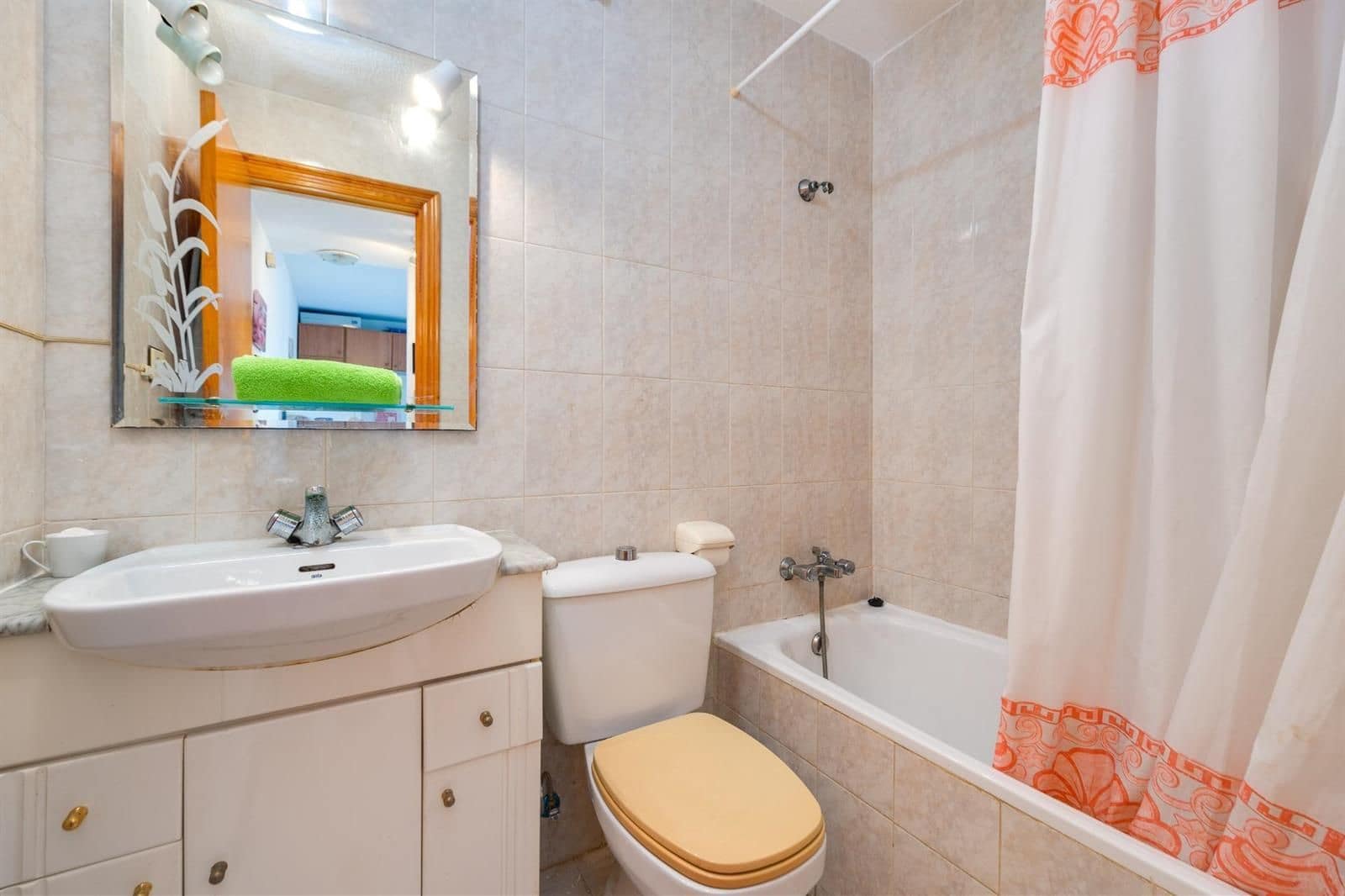 1 soveværelse Lejlighed til salg i Torrevieja med swimmingpool - € 108.500 (Ref: 9821630)