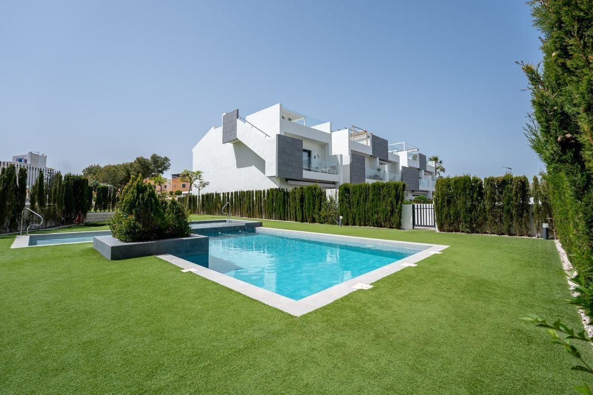2 bedroom Penthouse for sale in Los Balcones - € 319,900 (Ref: 9827433)