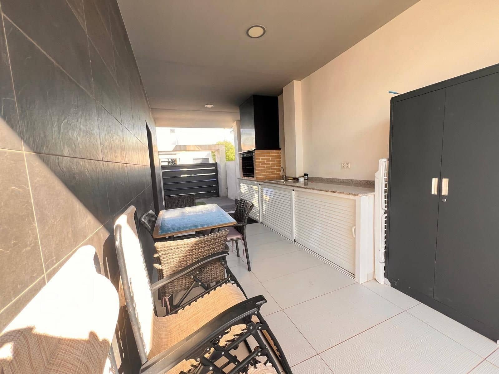 3 soverom Villa til salgs i Orihuela Costa med svømmebasseng garasje - € 396 000 (Ref: 9827435)