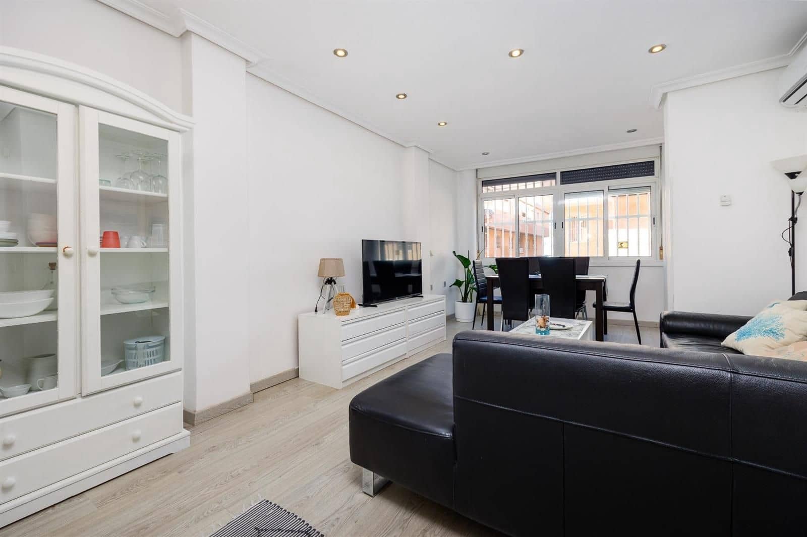 3 soveværelse Lejlighed til salg i Torrevieja - € 154.900 (Ref: 9832378)