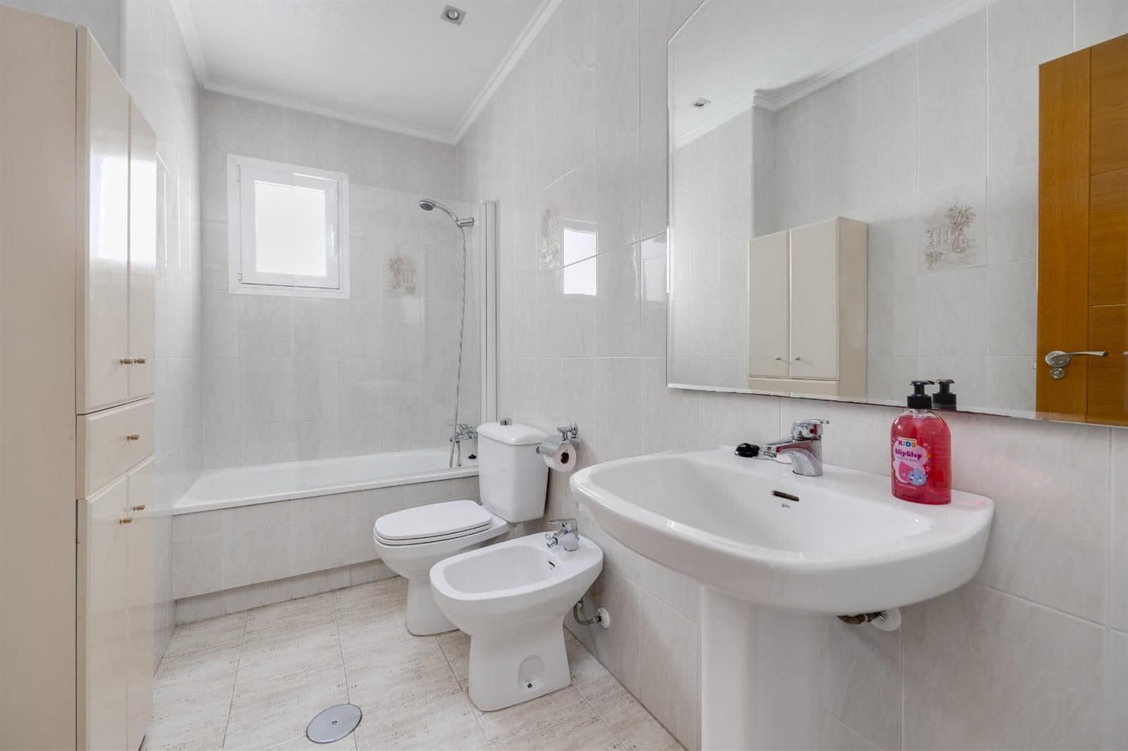 3 soveværelse Penthouse til salg i Torrevieja med swimmingpool - € 179.000 (Ref: 9832379)