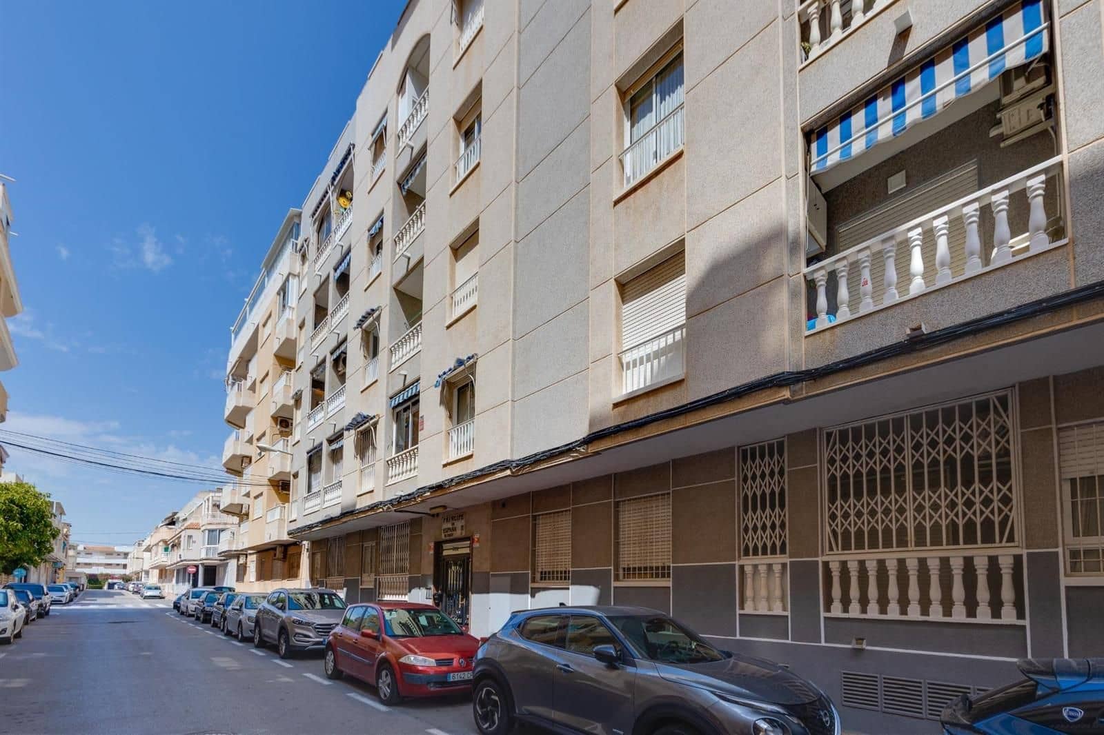 3 soveværelse Penthouse til salg i Torrevieja med swimmingpool - € 179.000 (Ref: 9832379)