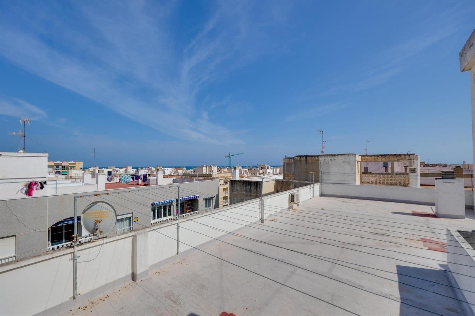 3 soveværelse Penthouse til salg i Torrevieja med swimmingpool - € 179.000 (Ref: 9832379)