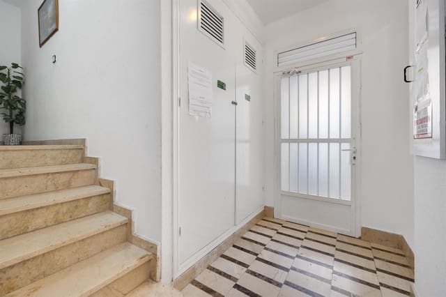 2 bedroom Flat for sale in Playa de los Locos, Torrevieja - € 135,000 (Ref: 9832380)