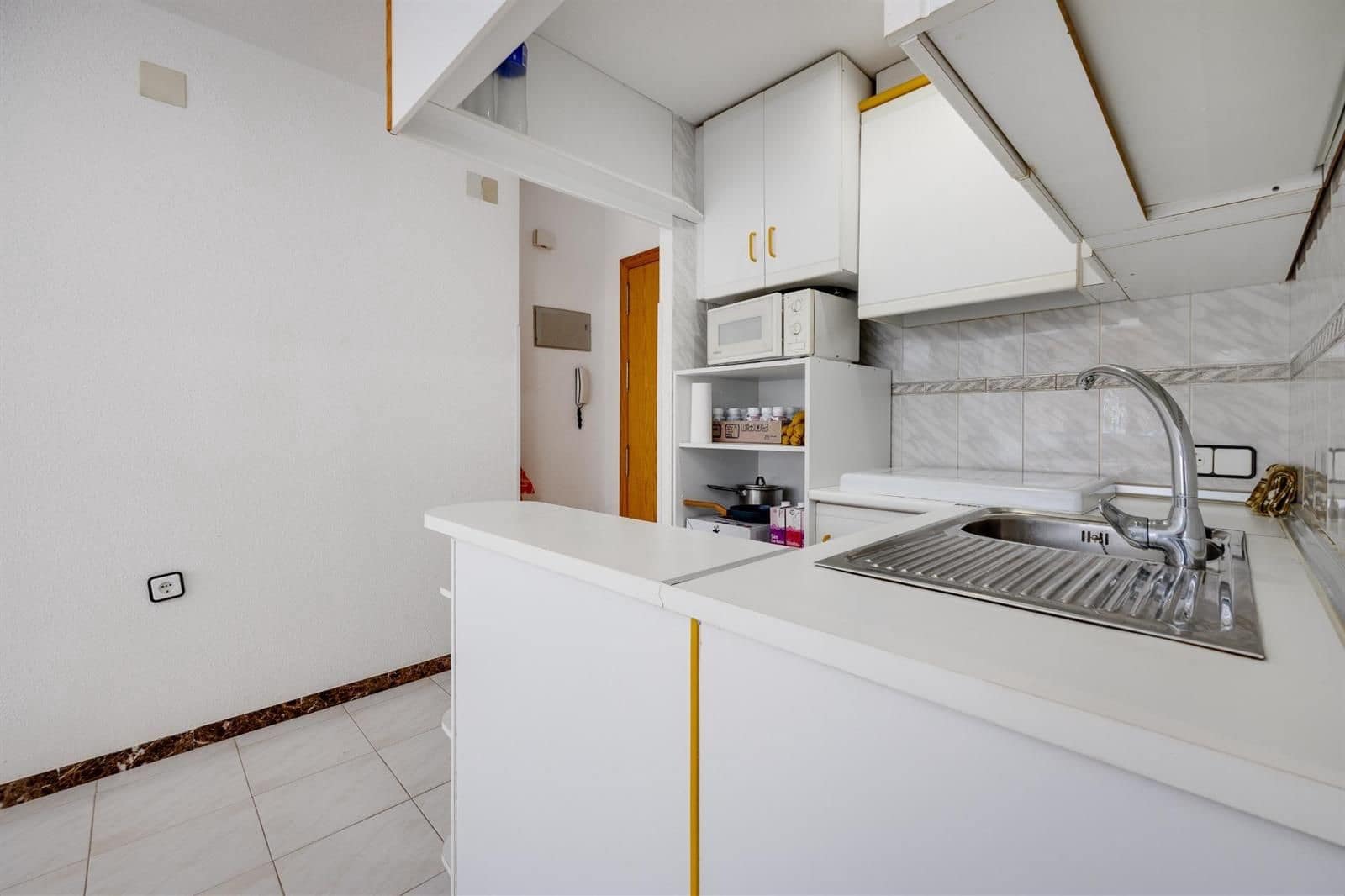 2 soveværelse Lejlighed til salg i Torrevieja - € 135.000 (Ref: 9832380)