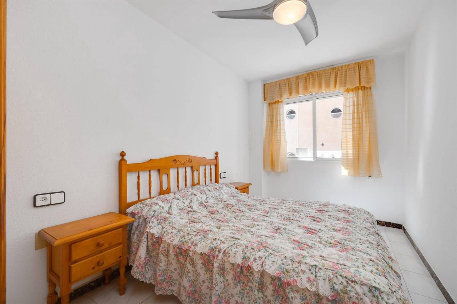 2 soveværelse Lejlighed til salg i Torrevieja - € 135.000 (Ref: 9832380)
