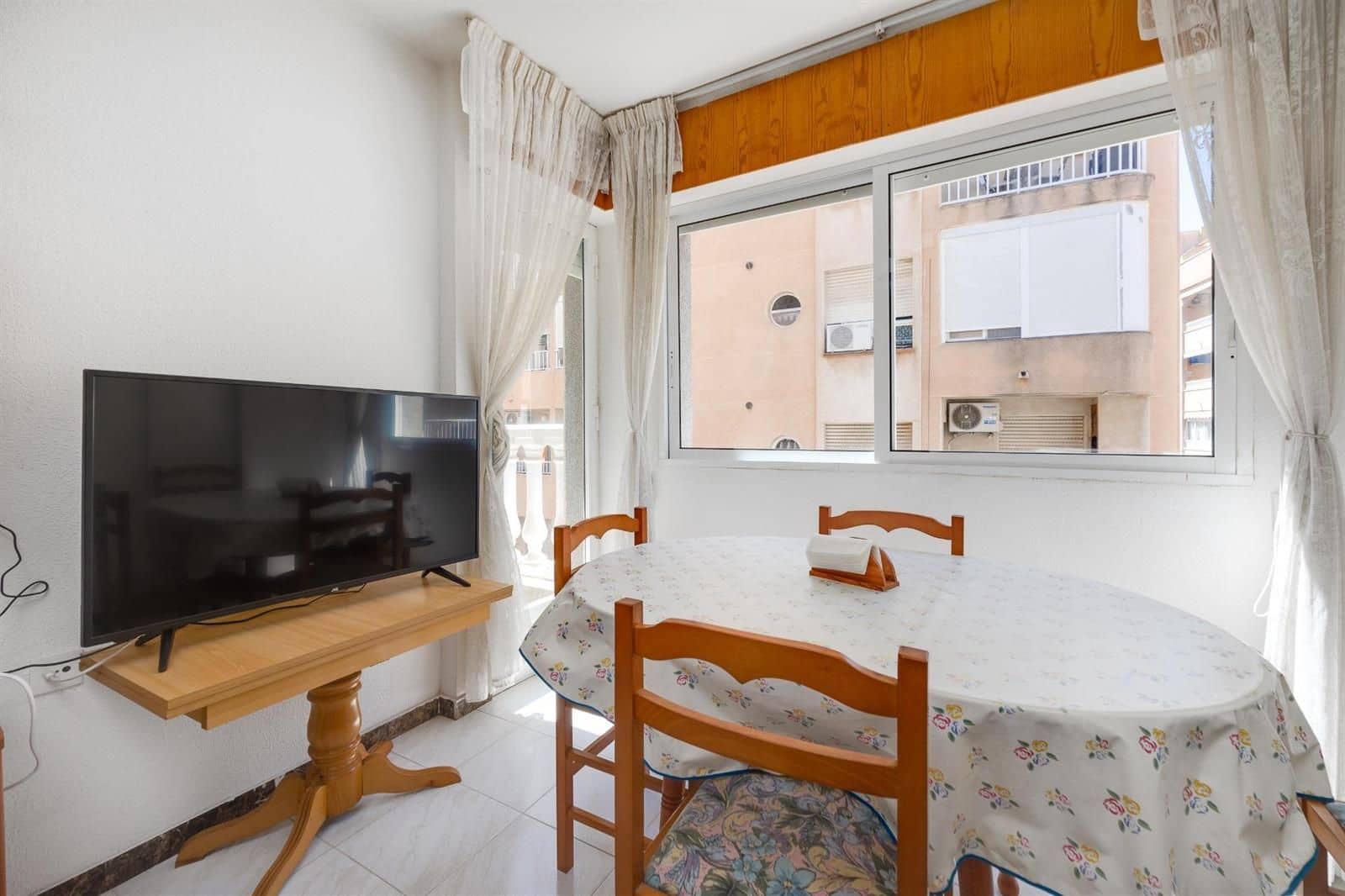 2 soveværelse Lejlighed til salg i Torrevieja - € 135.000 (Ref: 9832380)