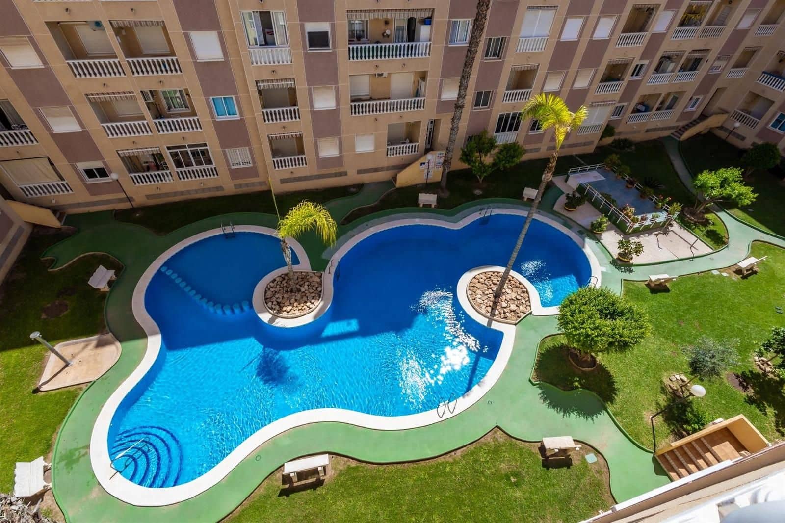 1 soveværelse Lejlighed til salg i Torrevieja med swimmingpool garage - € 124.000 (Ref: 9854312)