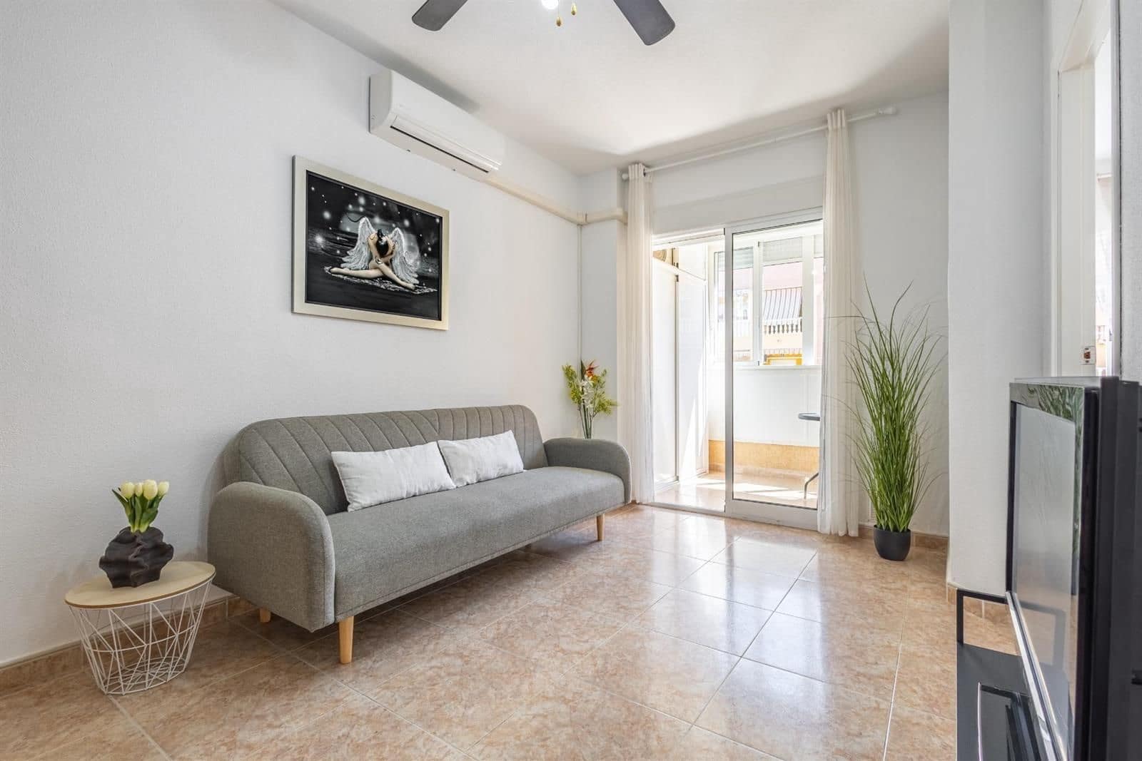 1 soveværelse Lejlighed til salg i Torrevieja med swimmingpool garage - € 124.000 (Ref: 9854312)