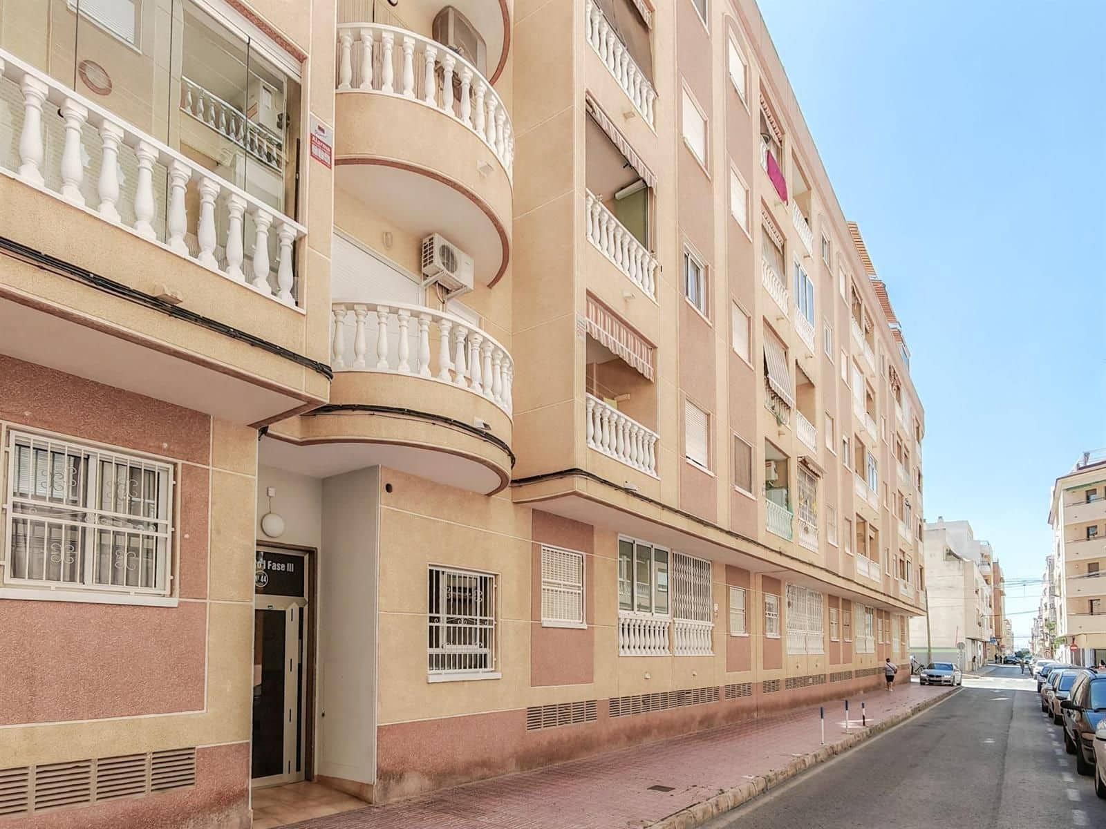 1 soveværelse Lejlighed til salg i Torrevieja med swimmingpool garage - € 124.000 (Ref: 9854312)