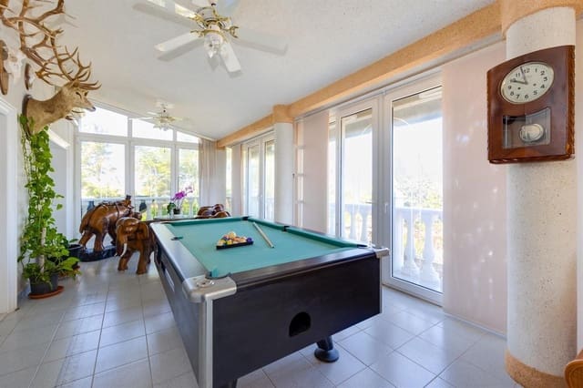 7 chambre Villa/Maison à vendre à Los Balcones - Los Altos, Torrevieja avec piscine garage - 1 300 000 € (Ref: 9854318)