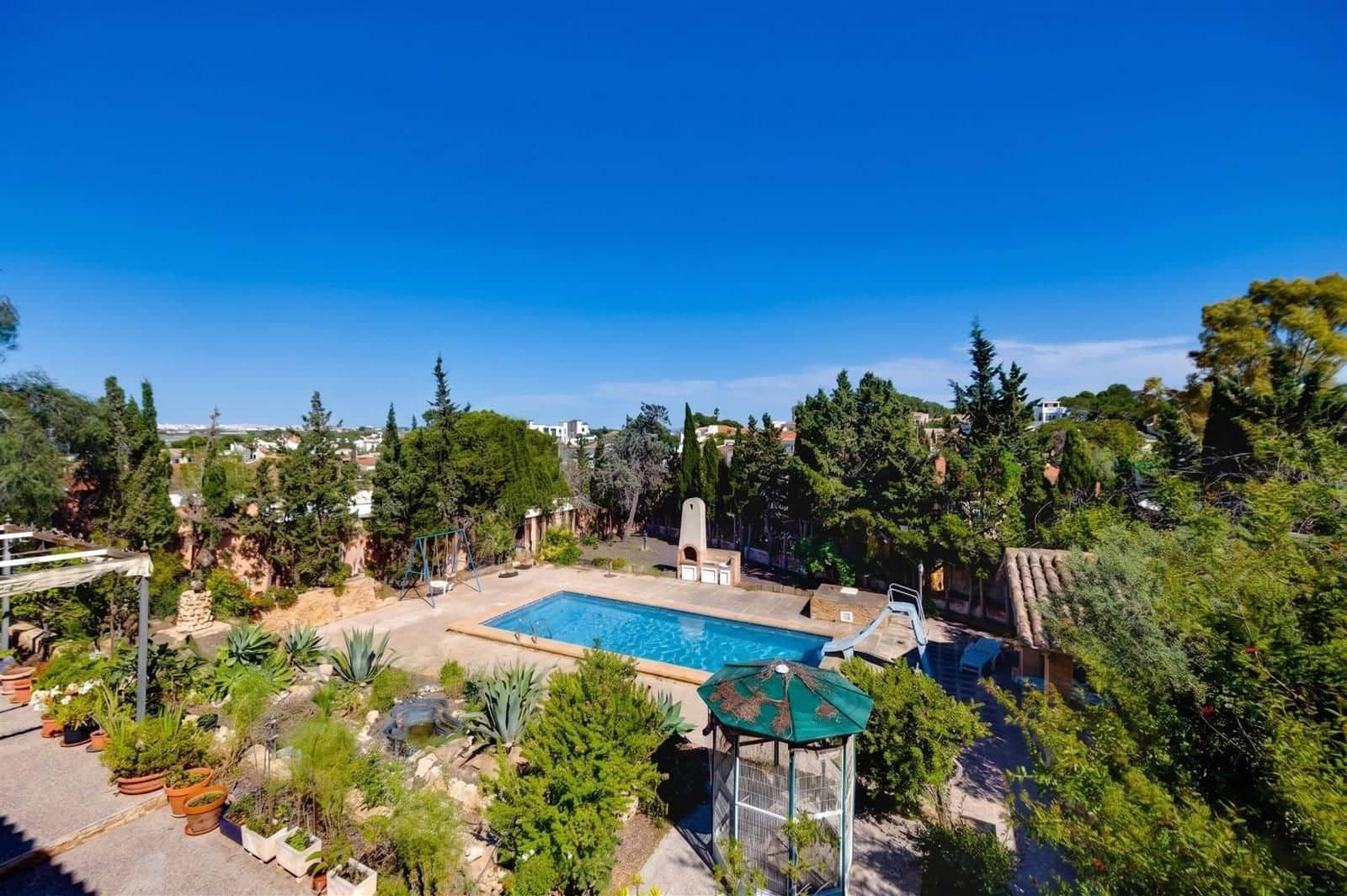 7 chambre Villa/Maison à vendre à Torrevieja avec piscine garage - 1 300 000 € (Ref: 9854318)