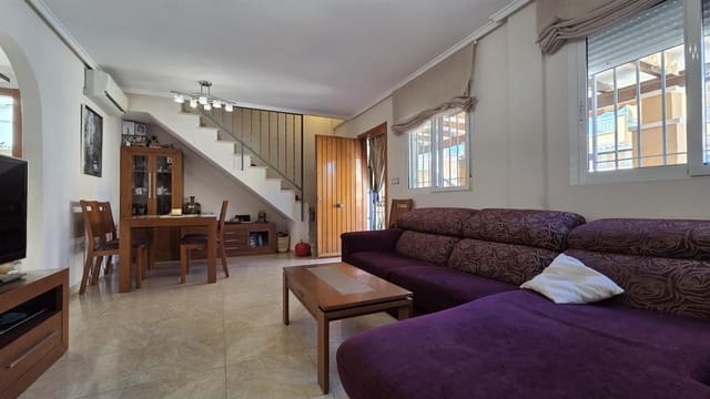 3 soverom Hus til salgs i Aguas Nuevas, Torrevieja med svømmebasseng garasje - € 279 000 (Ref: 9858831)