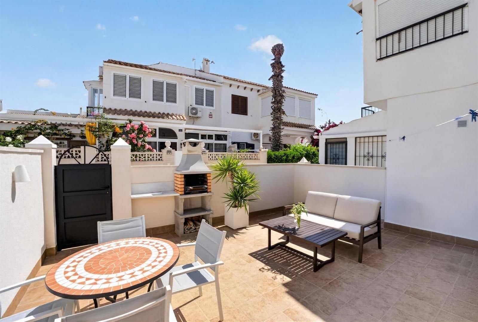 2 soverom Villa til salgs i Torrevieja med svømmebasseng - € 188 000 (Ref: 9866000)