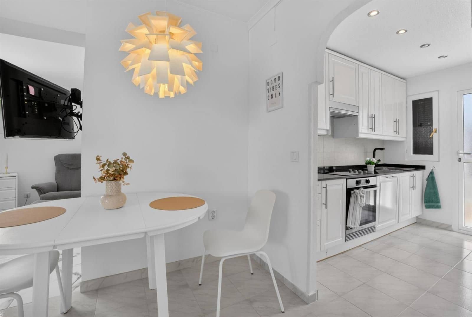 2 soverom Villa til salgs i Torrevieja med svømmebasseng - € 188 000 (Ref: 9866000)