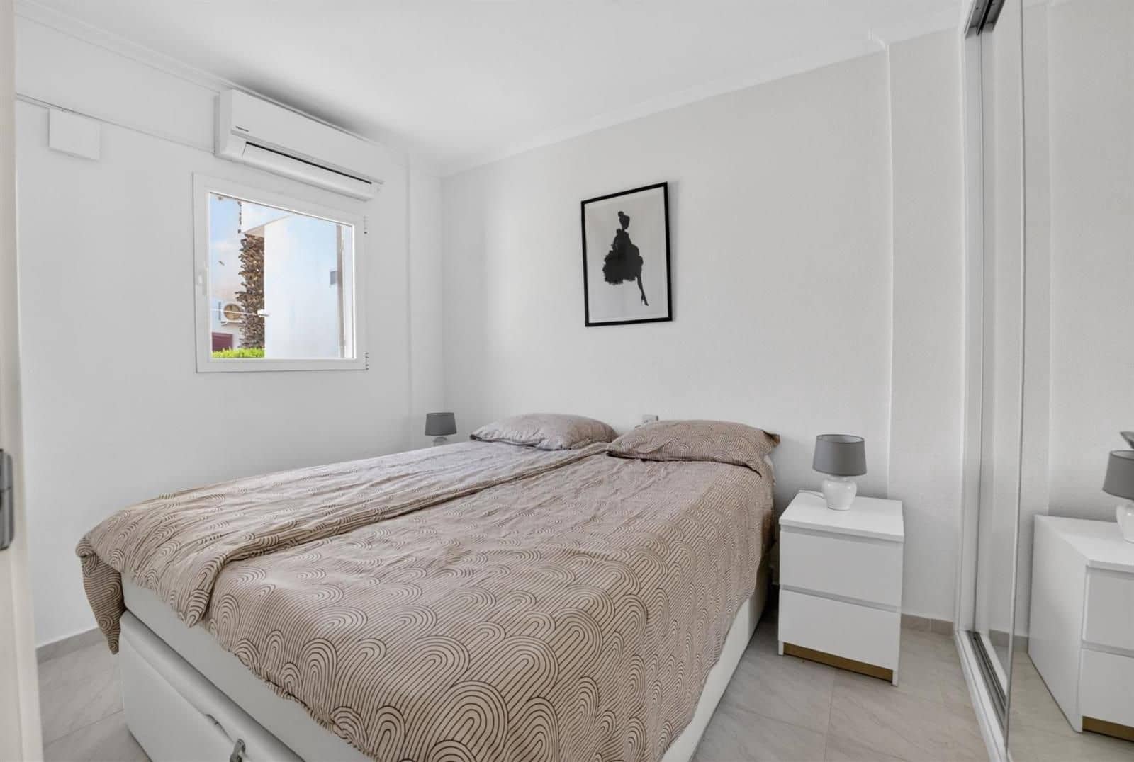 2 soverom Villa til salgs i Torrevieja med svømmebasseng - € 188 000 (Ref: 9866000)