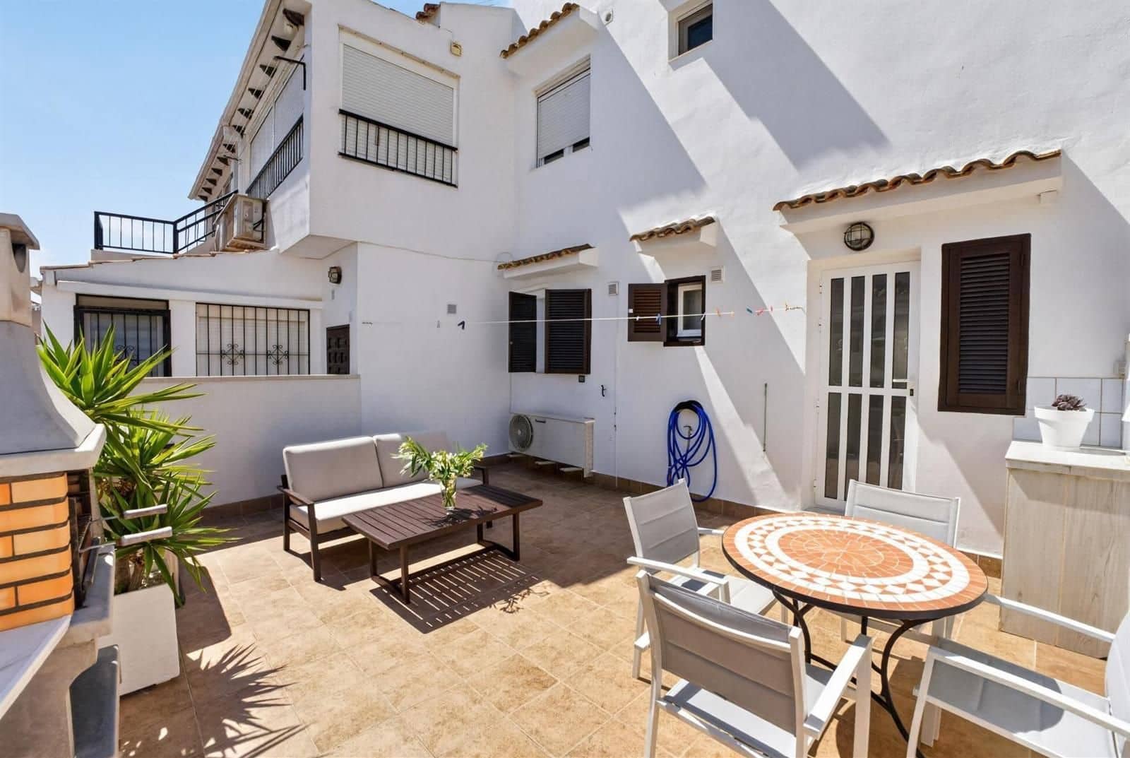 2 soverom Villa til salgs i Torrevieja med svømmebasseng - € 188 000 (Ref: 9866000)