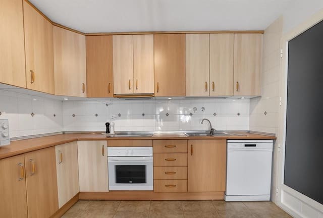 Chalet de 2 habitaciones en Aguas Nuevas, Torrevieja en venta con piscina - 219.000 € (Ref: 9866002)